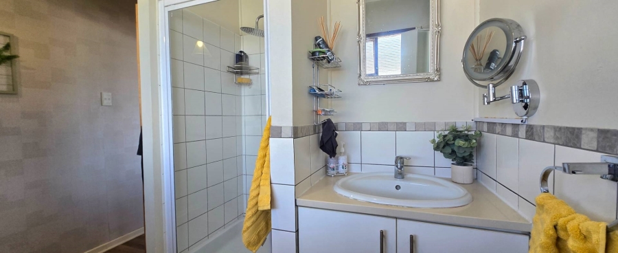 2 Bedroom Property for Sale in Kleinbaai Western Cape